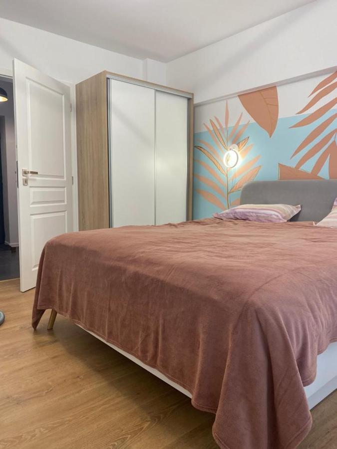 Mery Luxury Apartment Галац Экстерьер фото